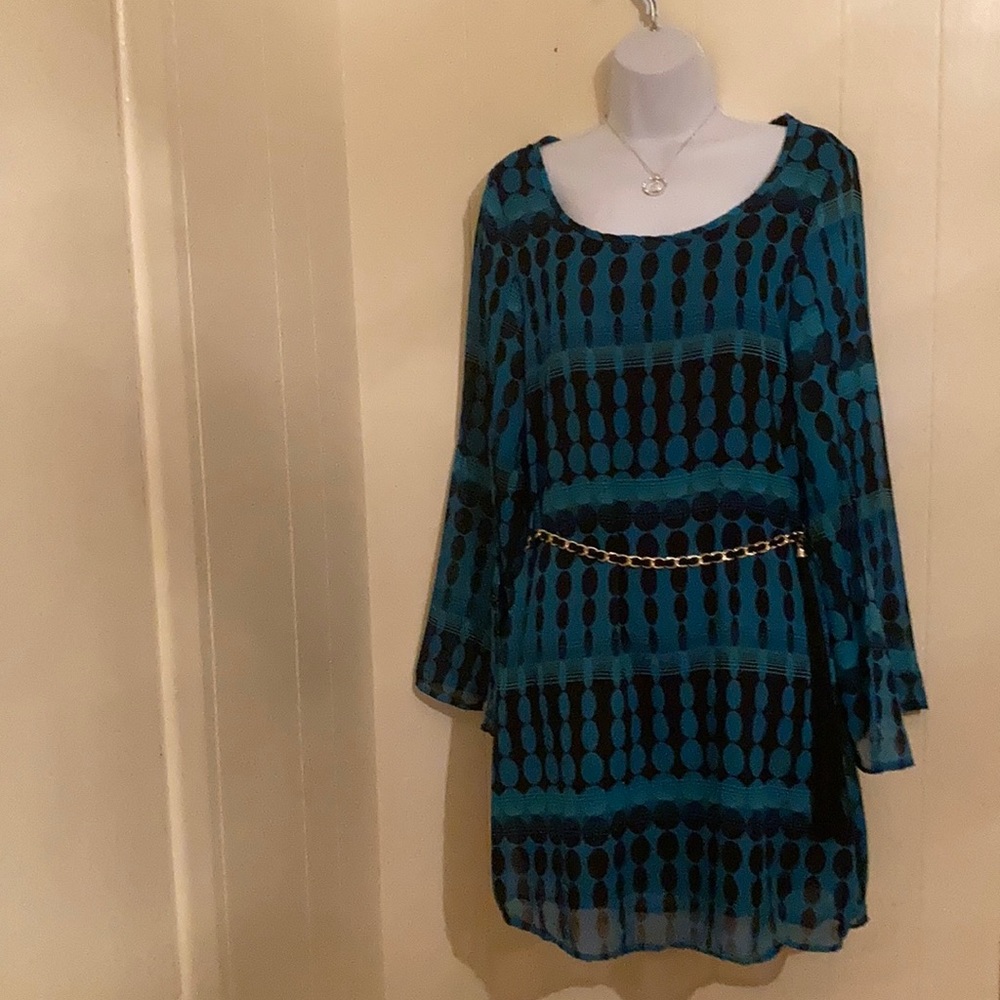 Dress or dress me up as a shirt with leggings